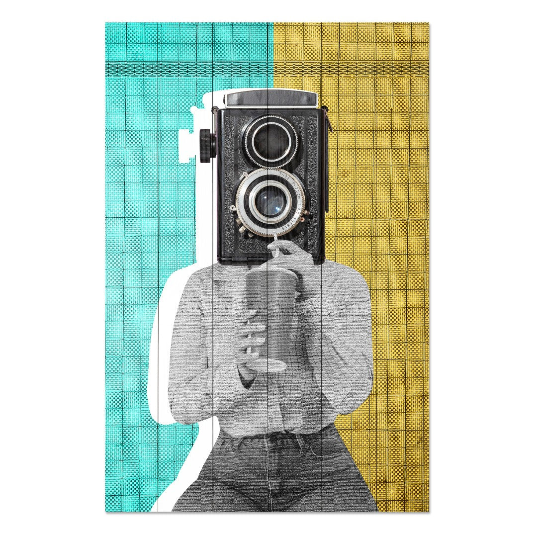 Bild Holz Frau mit Vintage-Kamera-50x70 cm