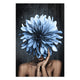 Bild Holz Frau mit großen blauen Blumen-20x30 cm