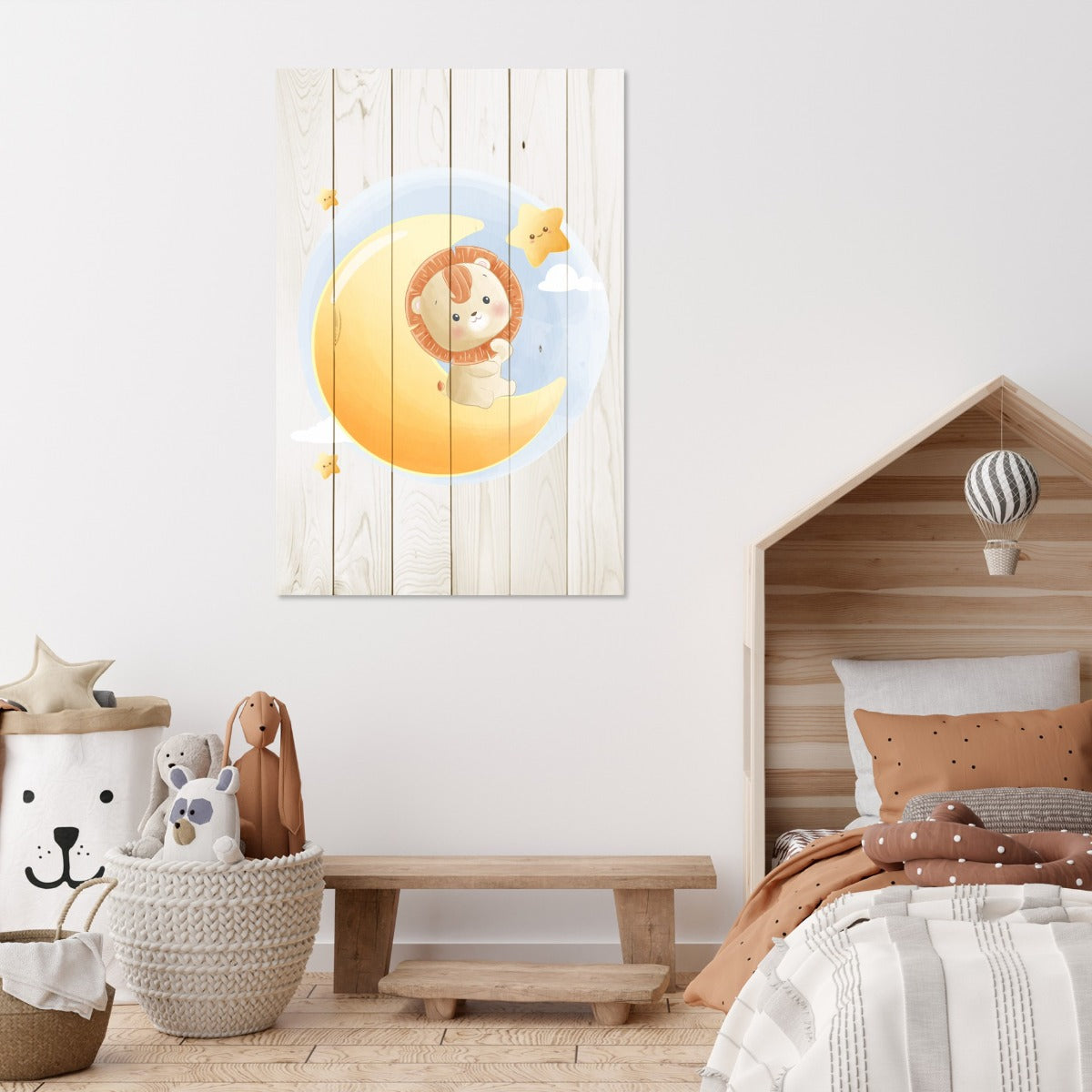 Bild Wood Niedlicher kleiner Löwe auf dem Mond sitzend-30x40 cm